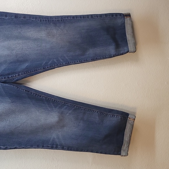 GAP Cropped Blue Jeans - Picture 3 of 9